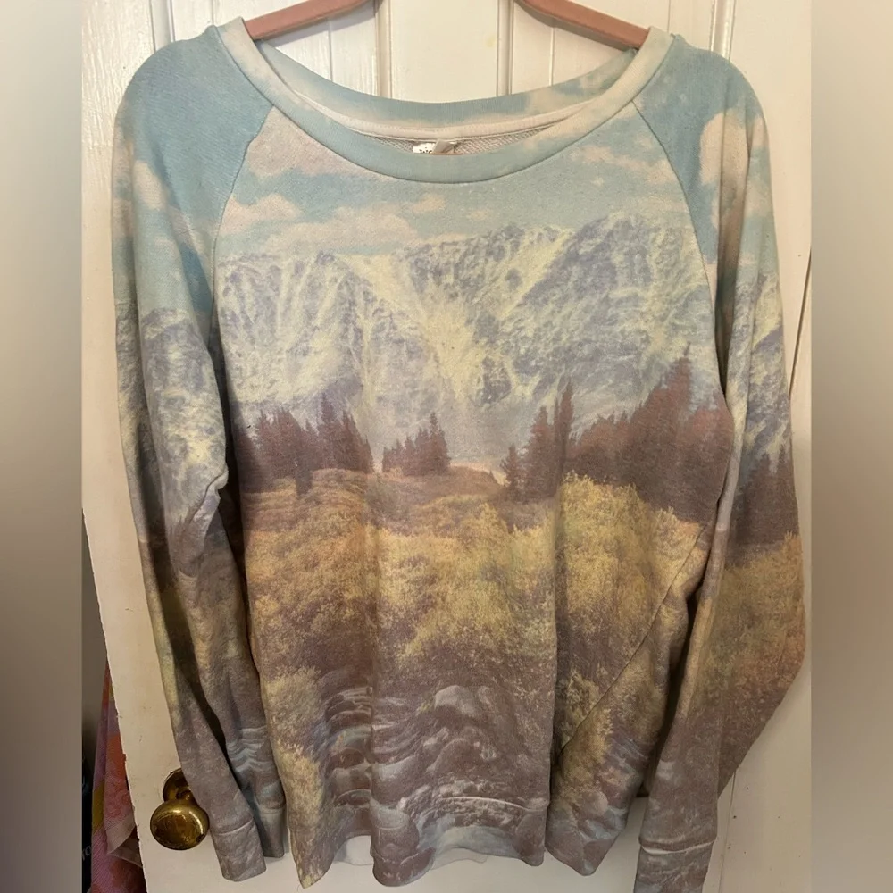 Scenic Print Women's Sweater - Picture 1 of 2